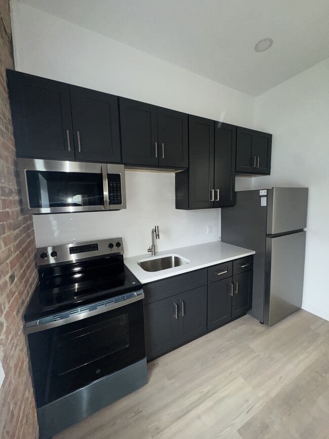 Building Photo - 501 E Breckinridge St