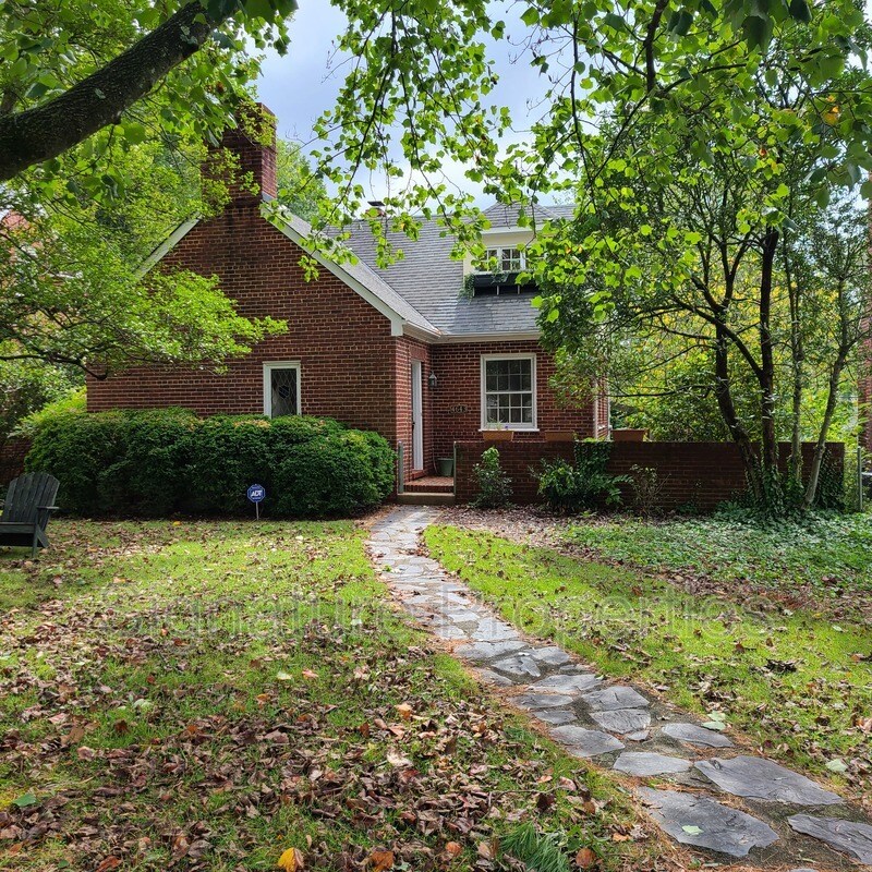 Primary Photo - 4643 Stuart Ave