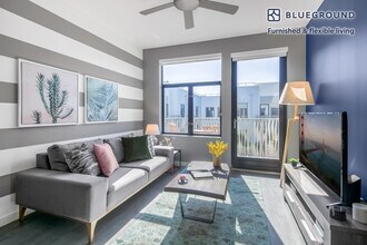 Building Photo - 690 Long Bridge St