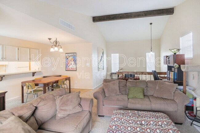 Foto del edificio - 8466 Everett Way
