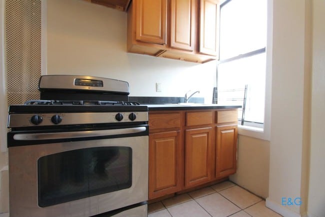 Building Photo - 350 Audubon Ave