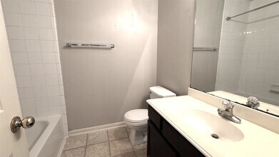 Building Photo - 4243 Daisy Meadow Dr