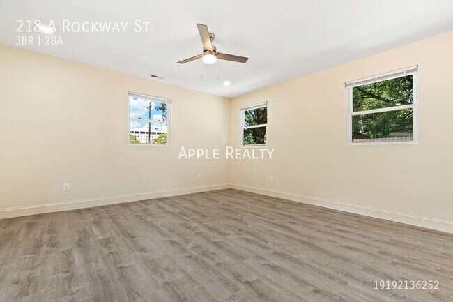 Foto del edificio - 218 W Rockway St
