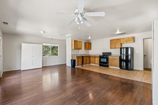 Photo - 1310 E Trevor Way Apartment