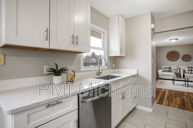 Building Photo - 1852 Winston Dr