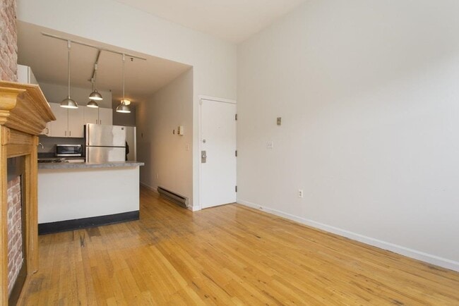 Building Photo - 509 Monroe St