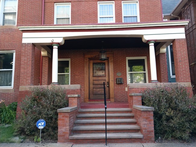 Foto del edificio - 358 S Highland Ave