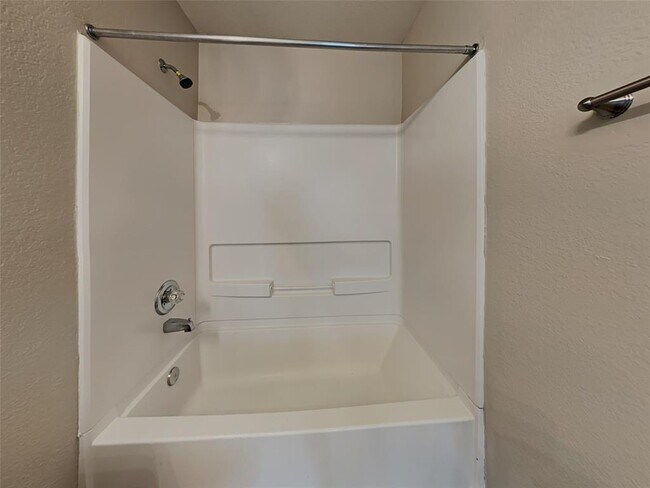 Foto del edificio - 11338 Log Cabin Ln