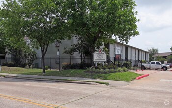 Building Photo - Forest Pointe