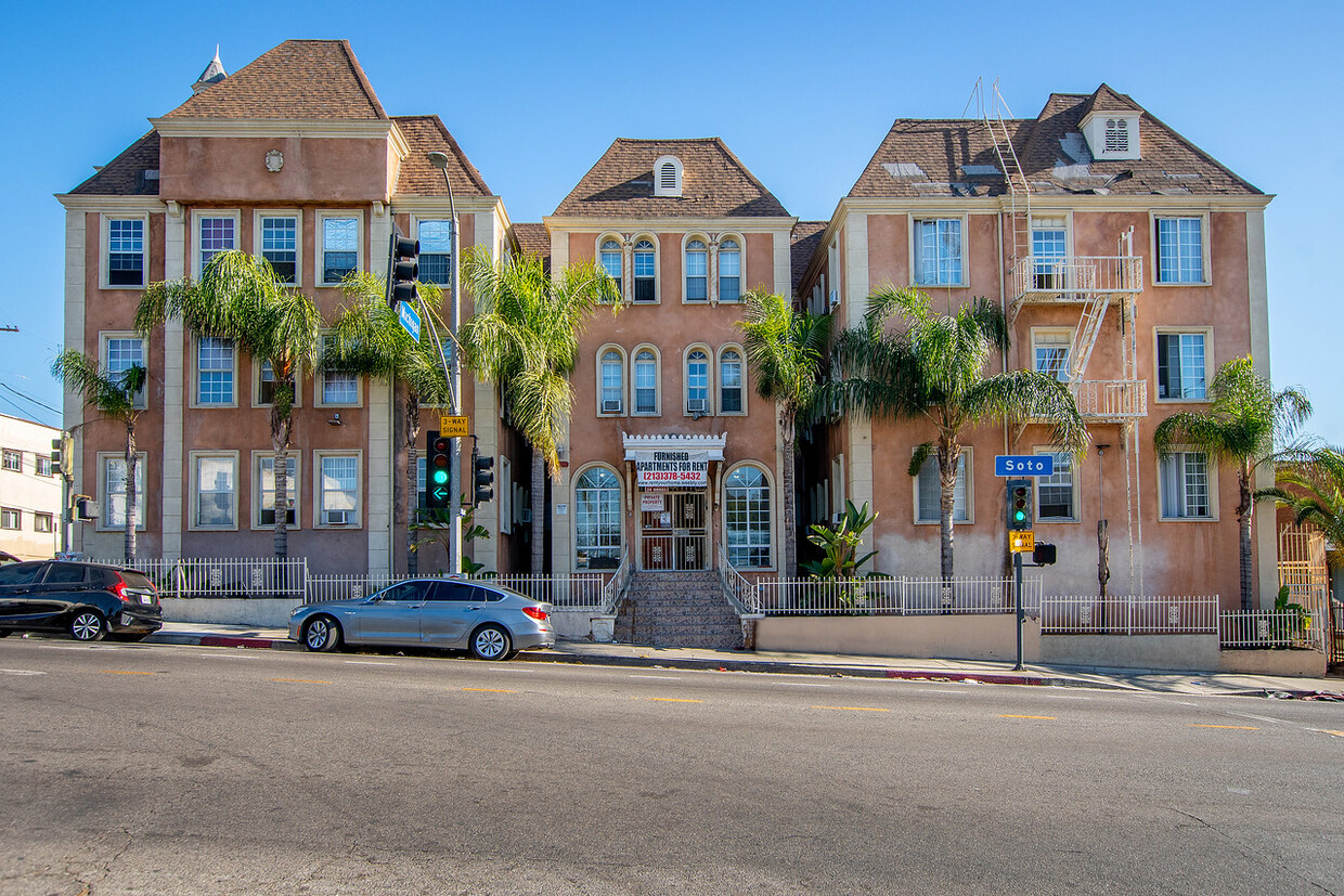 Primary Photo - Soto Rose Apartments