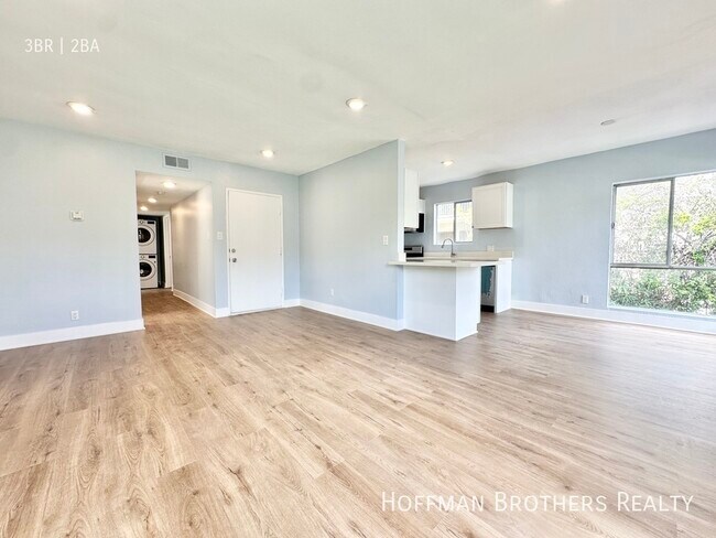 Foto del edificio - 2051 S Corning St