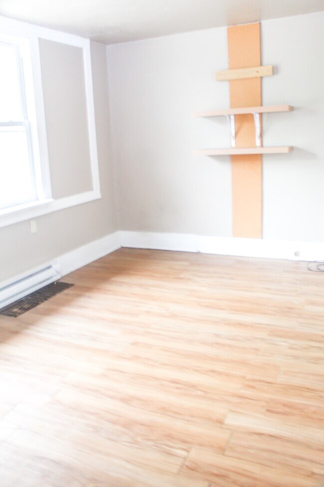 Foto del edificio - 437 N Salisbury St