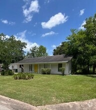 Building Photo - 7429 Yoe St
