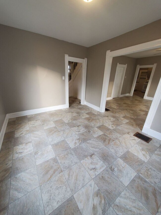 Foto del edificio - 4 Bedroom Single Family