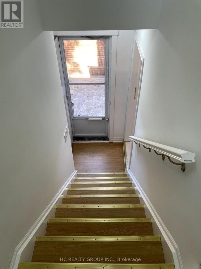 Building Photo - 48 Torrens Ave