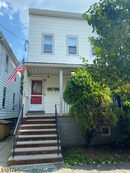 Primary Photo - 187 Forest St