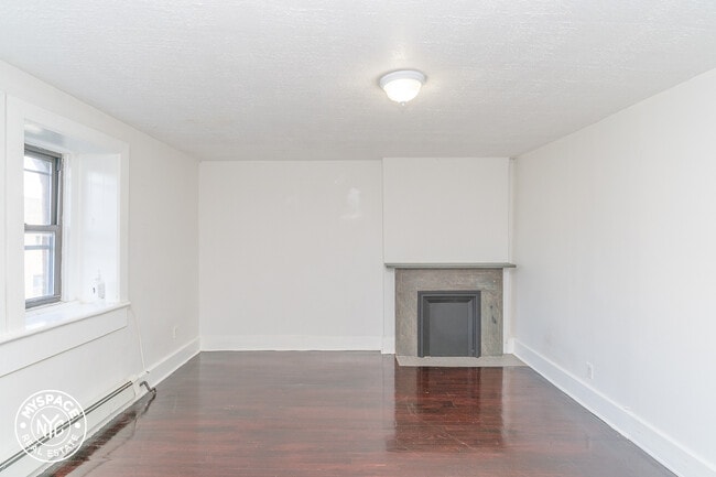 Building Photo - 1004 Bergen St