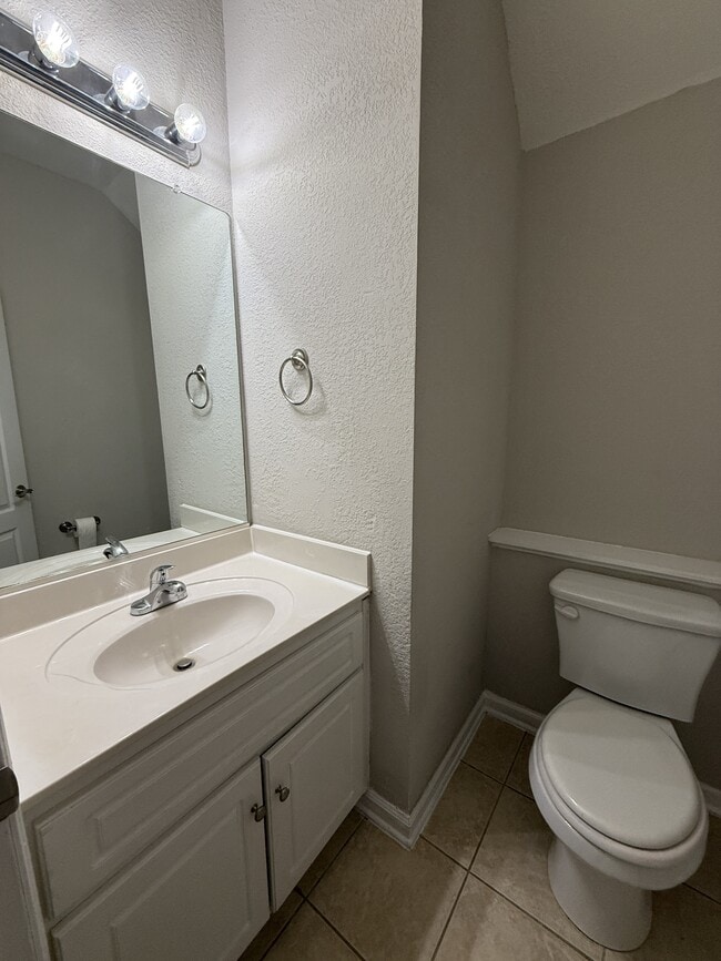 Building Photo - 4304 E Barcelona Way