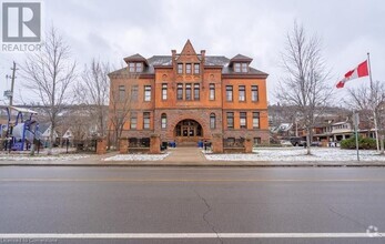 Building Photo - 200 Stinson St