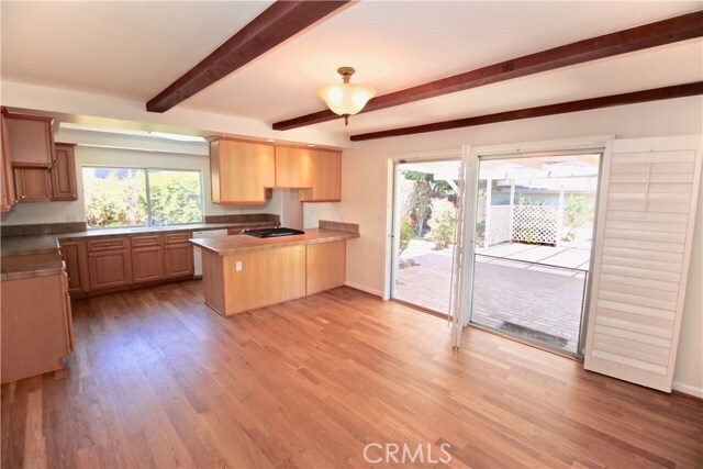 Foto del edificio - 8008 Woodlake Ave