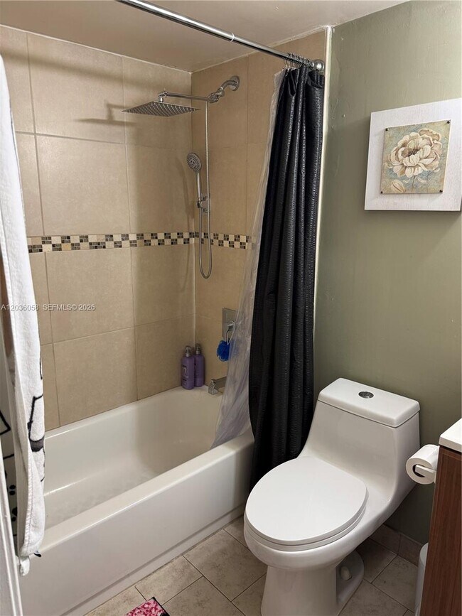 Foto del edificio - 18230 Mediterranean Blvd