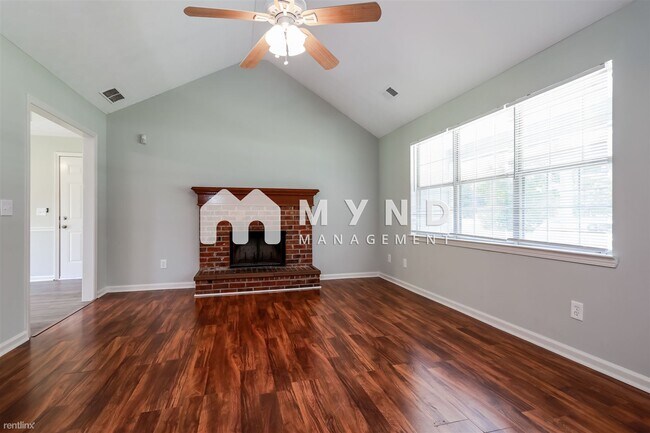 Foto del edificio - 3 br, 2 bath House - 484 Oak Hill Rd