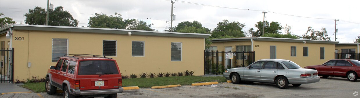 Building Photo - 301-381 Sharar Ave