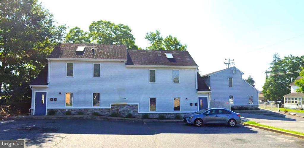 Primary Photo - 809 Hanson St