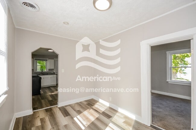 Building Photo - 4001 Grand Ave