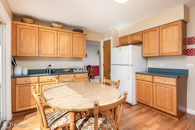 Building Photo - 4 br, 1 bath House - 2707 Woodridge Dr