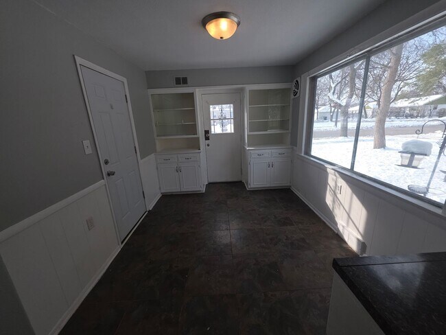 Foto del edificio - 7348 W Medford Ave