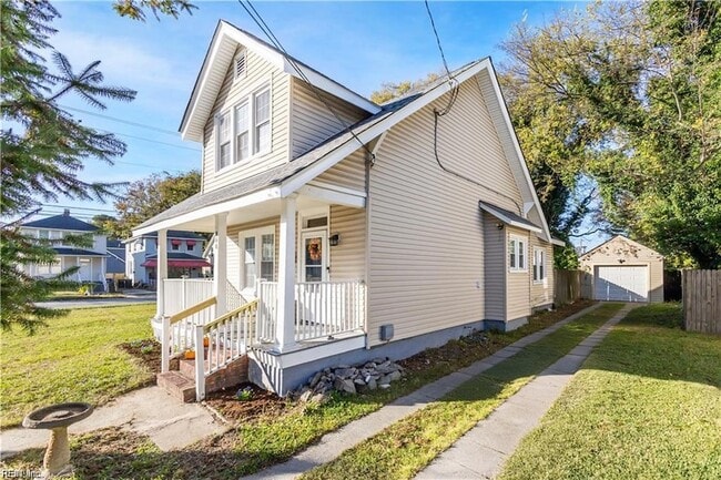 Photo - 868 W 36th St House