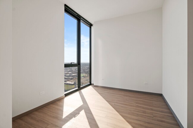 Foto del edificio - 530 S Damen Ave