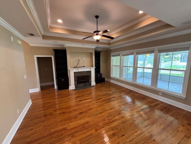 Building Photo - Charming 3-Bedroom Home in Southwood – Spa...