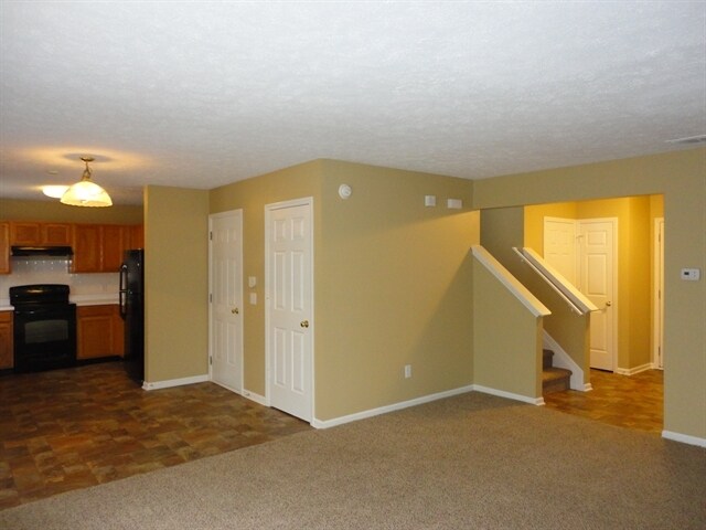 Building Photo - 6853 Governors Pointe Boulevard