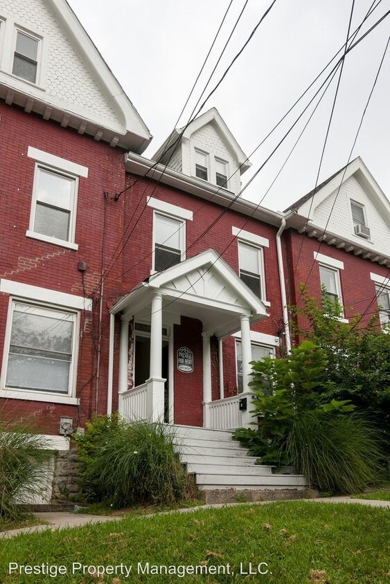 Primary Photo - 2415 W Clifton Ave