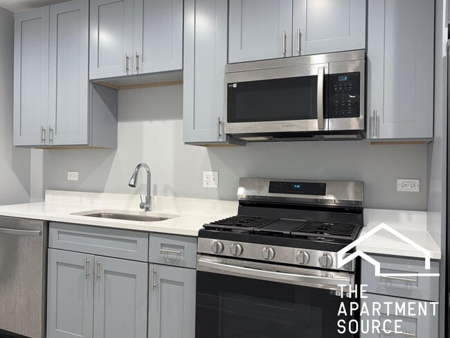 Photo - 926 West 32nd Place #BR Apartment