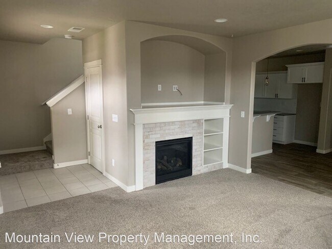 Building Photo - 3 br, 2.5 bath House - 2526 NW Hemlock Ave.