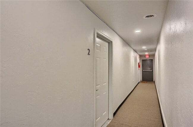 Building Photo - 526 Fallowfield Ave