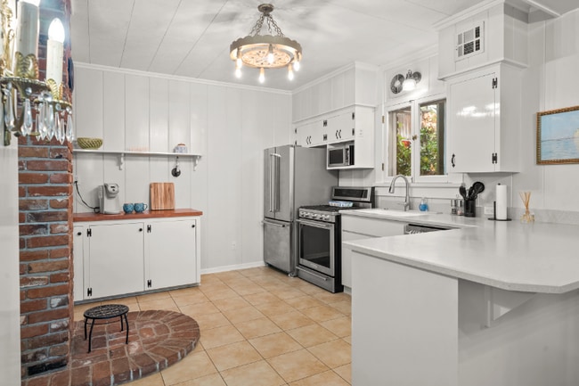 Foto del edificio - 200 Medford Heights Ln