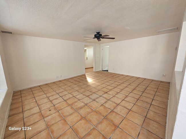 Foto del edificio - 66239 Estrella Ave