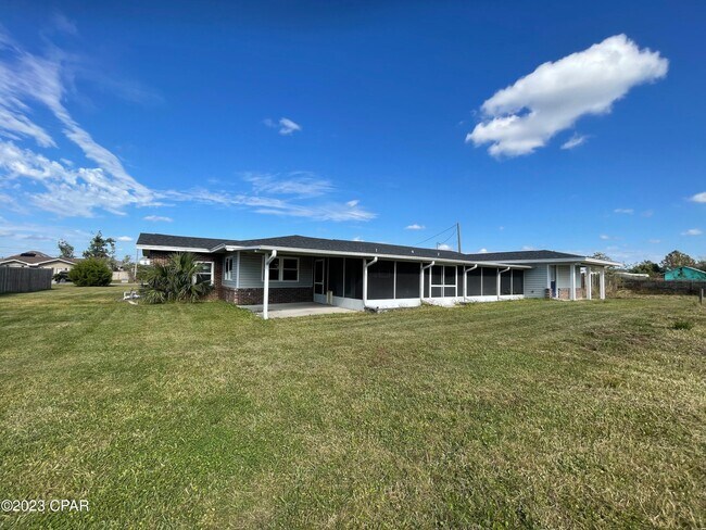 Foto del edificio - 2636 E 40th Plaza