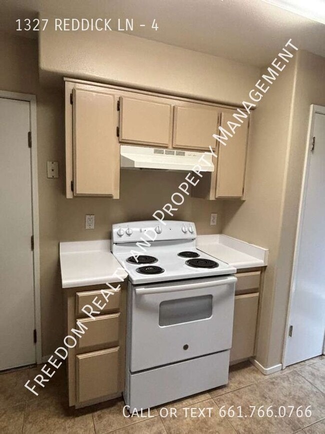 Building Photo - 1327 Reddick Ln