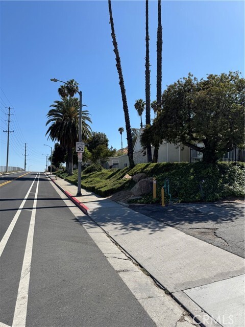 Building Photo - 3066 Panorama Rd