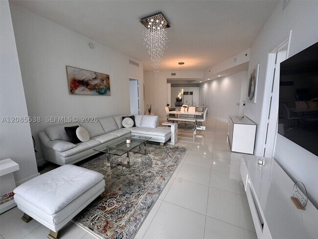 Foto del edificio - 15901 Collins Ave
