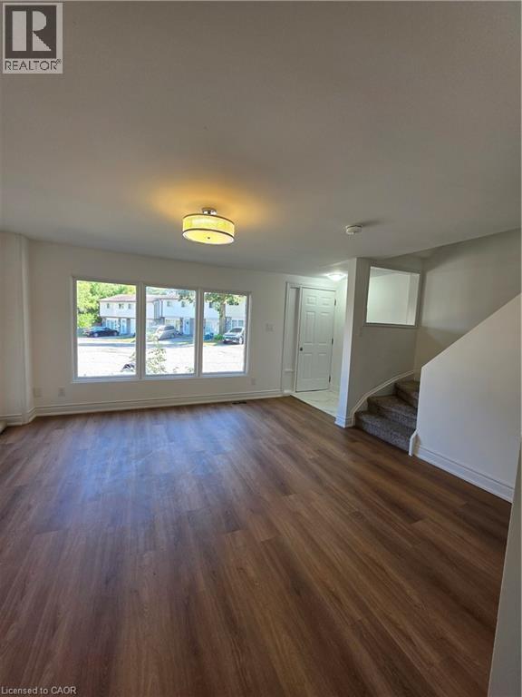 Building Photo - 511 Parkview Crescent