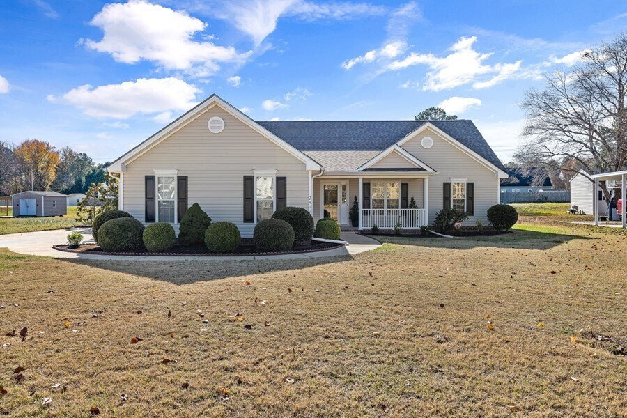 Primary Photo - Lovely 3BR/2BA Ranch Home in great neighbo...