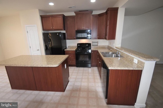 Building Photo - 2621 Osprey Way N