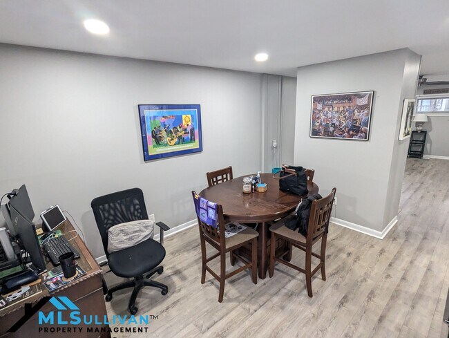 Foto del edificio - 4100-4105 Five Oaks Dr