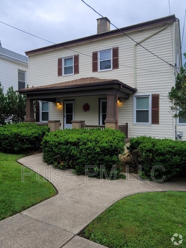 Building Photo - 816 Montague Rd
